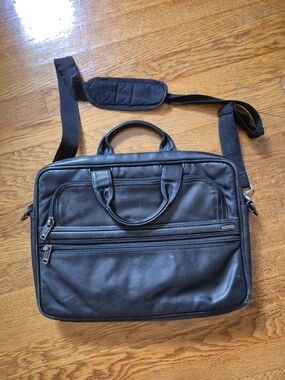 Tumi Black Men's Laptop Briefcase with Shoulder Strap